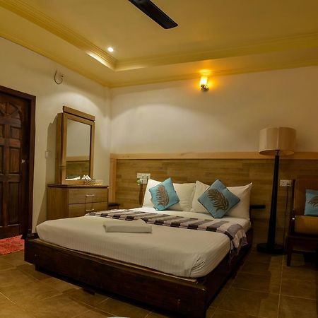 Maldives Seashine Hotell Huraa Eksteriør bilde